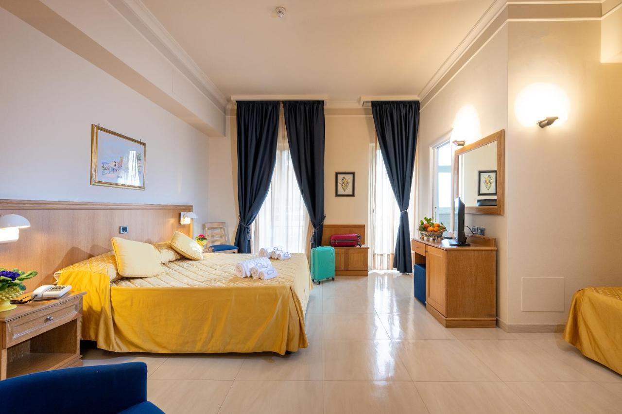 Hotel Sabbie D'Oro Giardini Naxos Exterior photo
